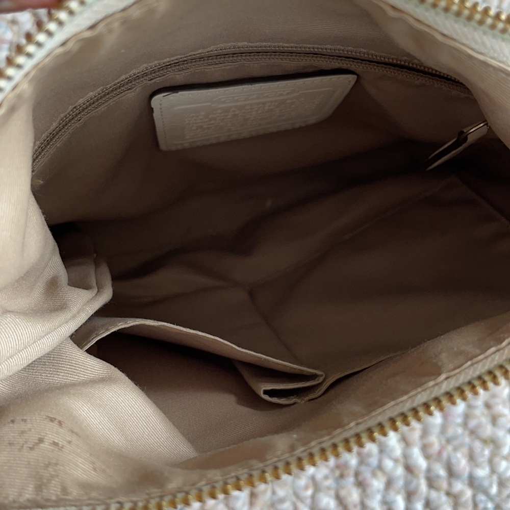 Coach crossbody purse - Picture 4 of 9